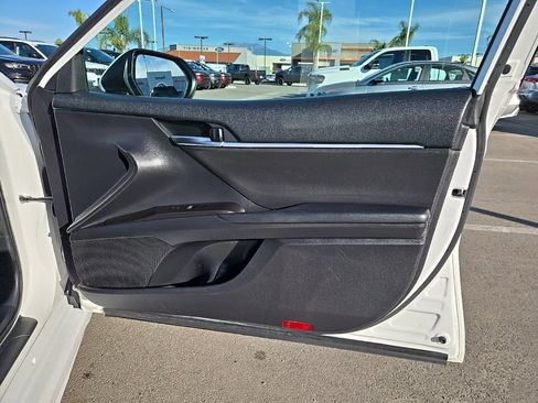 Used 2023 Toyota Camry SE image 30