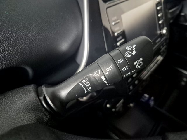 Used 2021 Toyota Prius LE AWD/4WD image 21