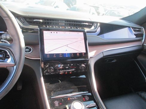 Used 2022 Jeep Grand Cherokee Summit w/ Adv Protech Group IV image 27