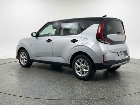Used 2025 Kia Soul LX w/ LX Technology Package image 6