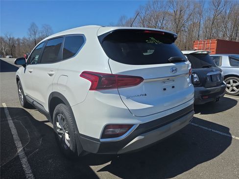 Used 2019 Hyundai Santa Fe SE image 2