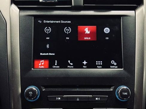 Used 2017 Ford Fusion SE w/ Fusion SE Technology Package image 33