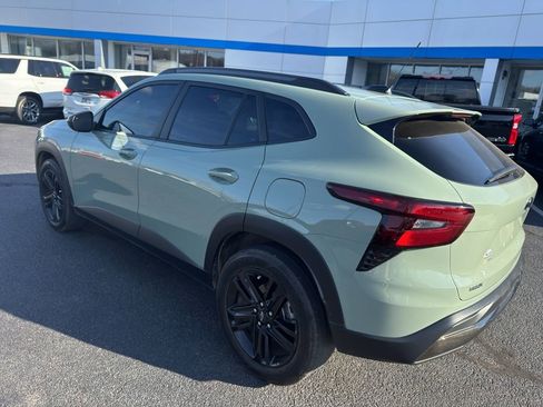 Used 2024 Chevrolet Trax ACTIV w/ Sunroof Package image 5