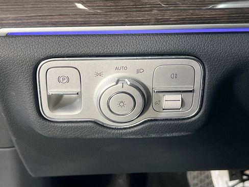 Used 2024 Mercedes-Benz GLS 450 4MATIC image 10