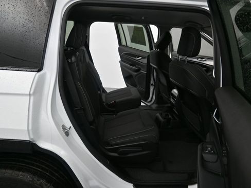 Used 2023 Jeep Grand Cherokee L Laredo image 12