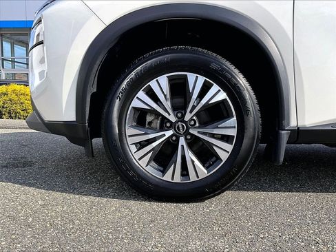 Used 2023 Nissan Rogue SV AWD/4WD image 7