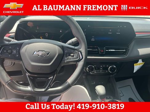 Used 2025 Chevrolet TrailBlazer RS w/ Convenience Package AWD/4WD image 12