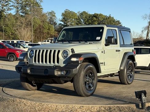 Used 2023 Jeep Wrangler Sport image 3