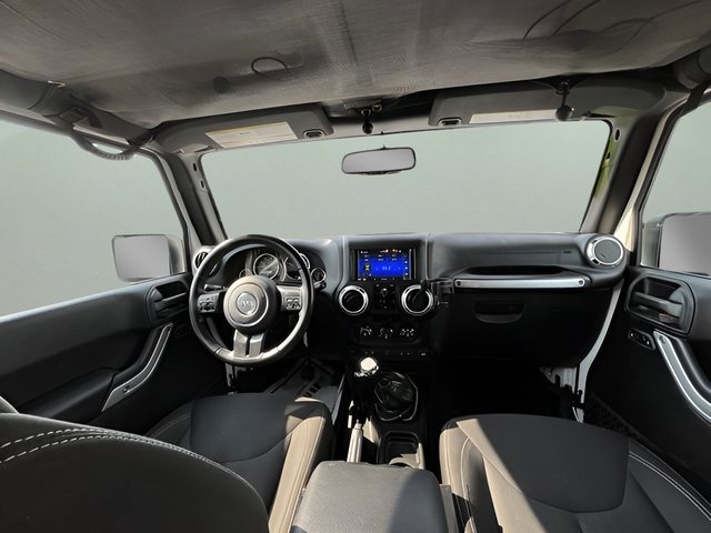 Used 2018 Jeep Wrangler Unlimited Sahara w/ Max Tow Package AWD/4WD image 28