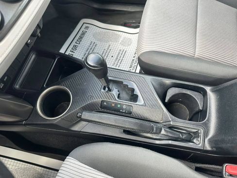 Used 2014 Toyota RAV4 LE w/ Preferred Accessory Package AWD/4WD image 18