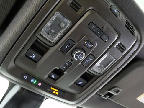 Used 2021 GMC Yukon XL Denali w/ Denali Premium Package AWD/4WD image 34