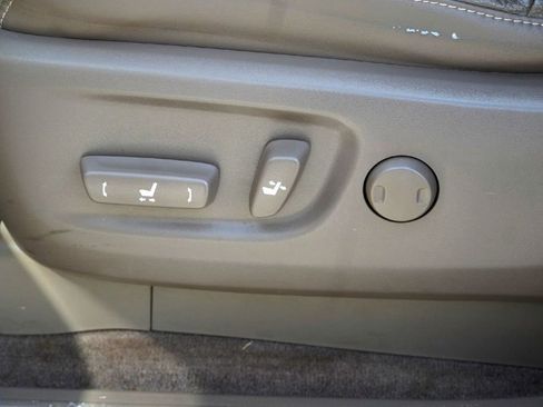 Used 2017 Lexus GX 460 image 25