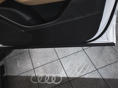Used 2022 Audi Q8 Premium AWD/4WD image 21
