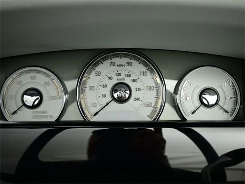 Used 2016 Rolls-Royce Dawn image 26