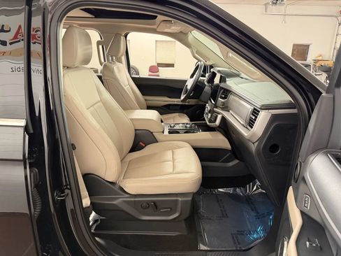 Used 2022 Ford Expedition Max XLT AWD/4WD image 44