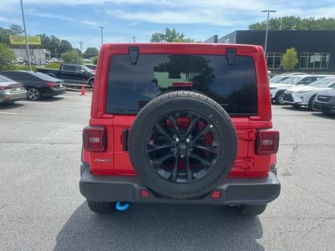 Used 2024 Jeep Wrangler Unlimited Sahara AWD/4WD image 4