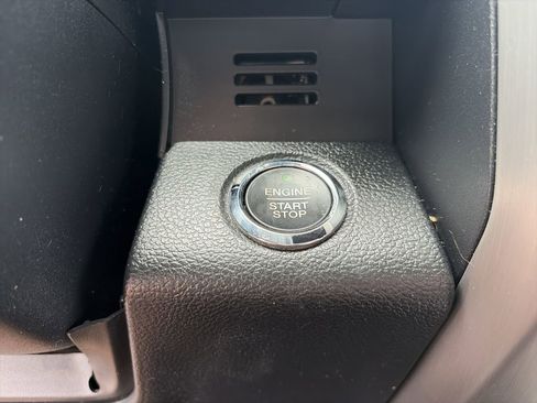 Used 2015 Ford F150 Platinum w/ Equipment Group 701A Luxury RWD image 28