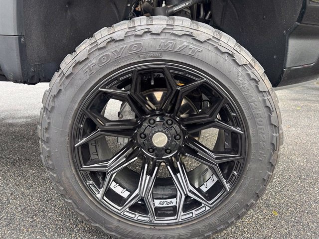 Used 2024 Chevrolet Silverado 1500 ZR2 w/ Technology Package AWD/4WD image 15