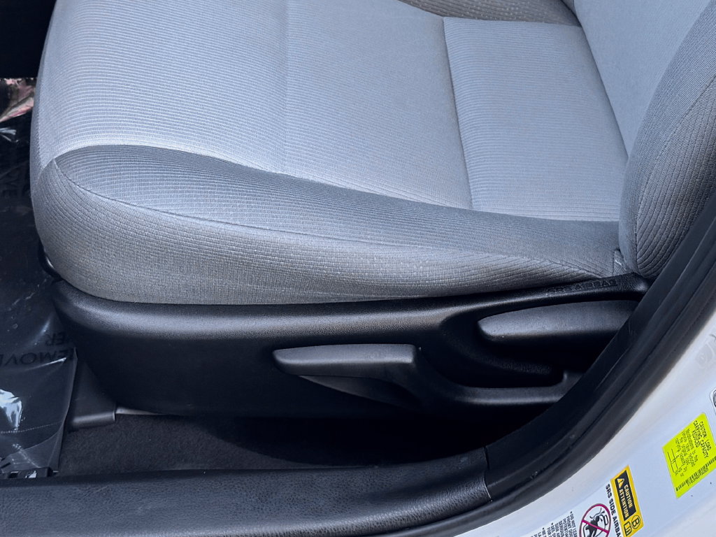 Used 2015 Toyota Corolla L FWD image 19