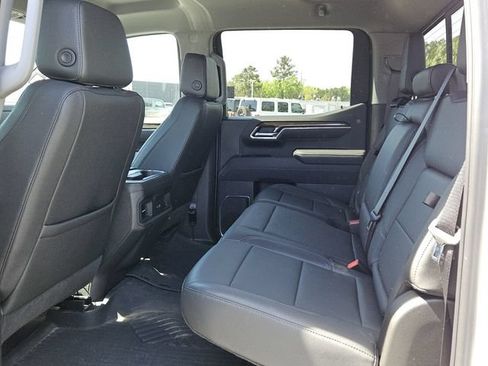 Used 2025 Chevrolet Silverado 1500 LT Trail Boss w/ Convenience Package II AWD/4WD image 11