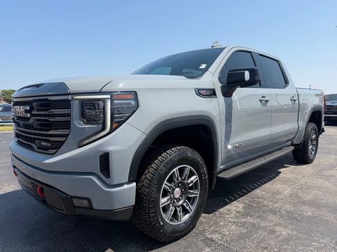 Used 2024 GMC Sierra 1500 AT4 w/ Technology Package AWD/4WD image 3