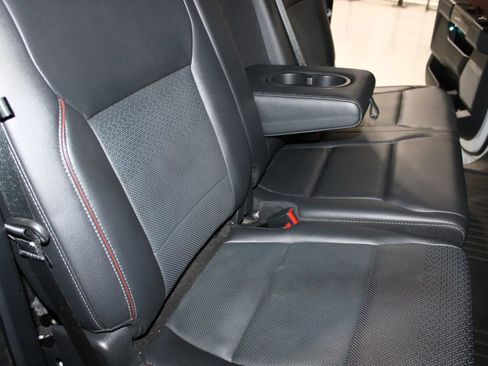 Used 2022 Ford F150 Lariat w/ Equipment Group 502A High AWD/4WD image 19