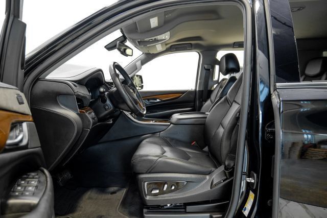 Used 2020 Cadillac Escalade 2WD image 5