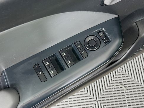 Used 2025 Kia K4 LXS image 15