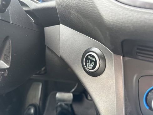 Used 2019 Ford Escape SEL image 17