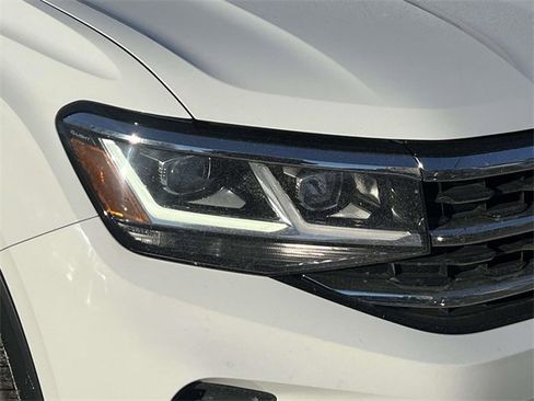 Certified 2023 Volkswagen Atlas SE image 8