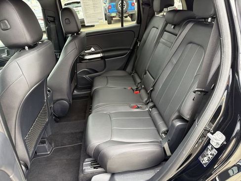 Used 2025 Mercedes-Benz GLB 250 image 23
