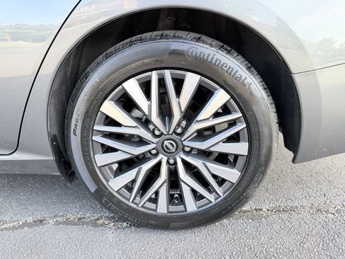 Used 2025 Nissan Altima 2.5 SV FWD image 36