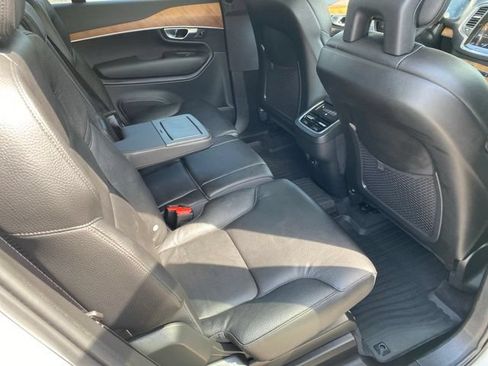 Used 2021 Volvo XC90 T6 Momentum w/ Climate Package AWD/4WD image 18