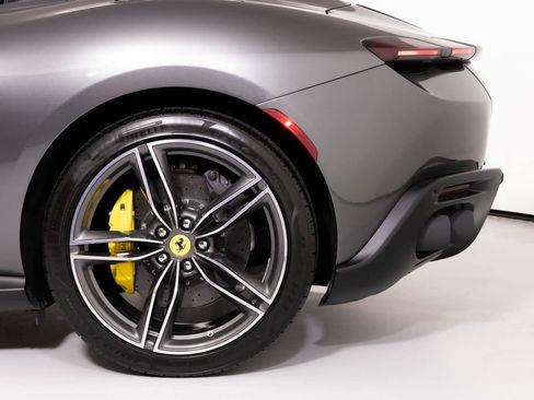 Used 2025 Ferrari Roma Spider RWD image 25