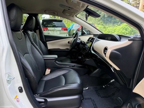 Used 2019 Toyota Prius LE FWD image 20
