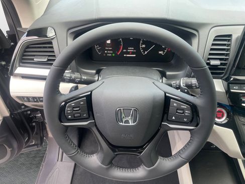 New 2026 Honda Odyssey Touring image 10
