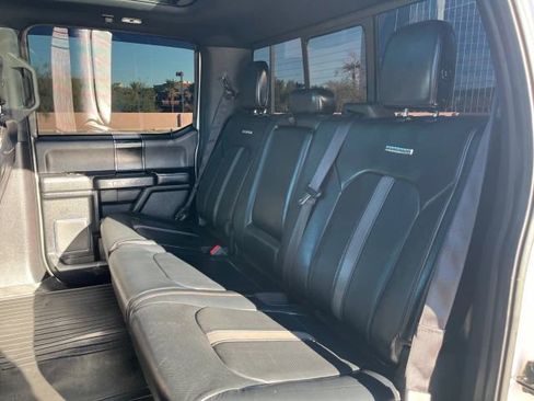 Used 2018 Ford F150 Platinum w/ Equipment Group 701A Luxury image 14