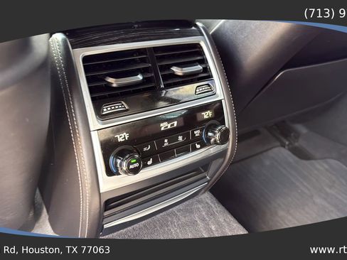 Used 2020 BMW 750i xDrive w/ Executive Package image 28