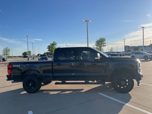 Used 2024 Ford F250 XLT w/ Black Appearance Package image 5