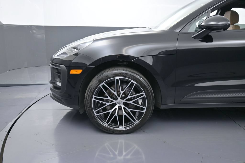 Certified 2026 Porsche Macan AWD/4WD image 12