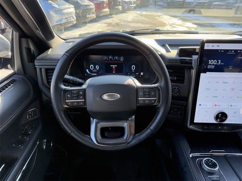 Used 2024 Ford Expedition Platinum image 20