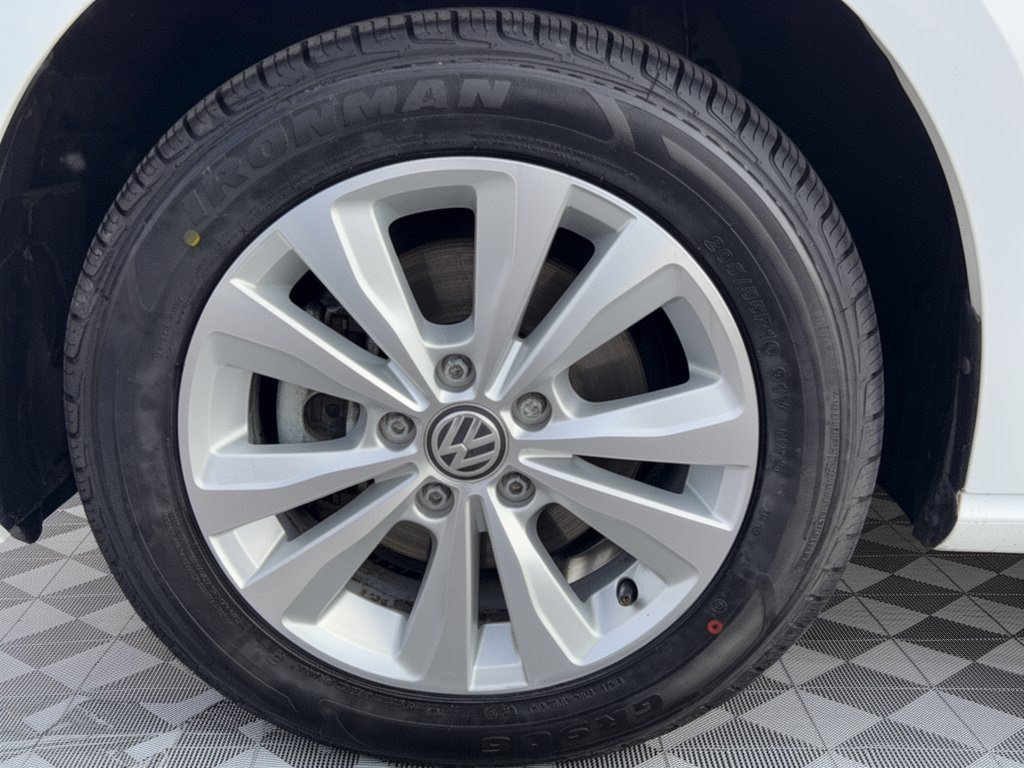 Used 2019 Volkswagen Golf SE FWD image 13