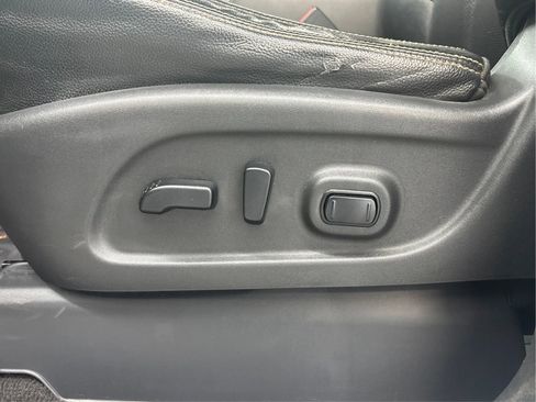 Used 2016 Nissan Titan SL image 25