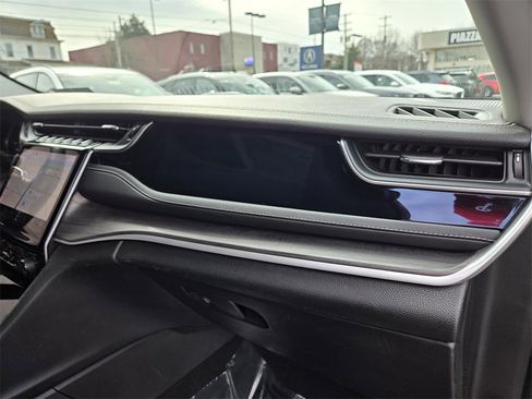 Used 2023 Jeep Grand Cherokee 4WD 4xe image 17