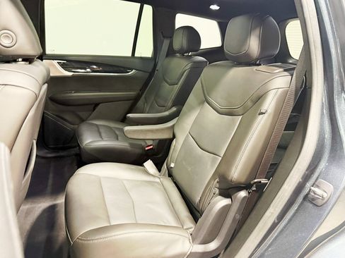 Used 2021 Cadillac XT6 Premium Luxury image 37