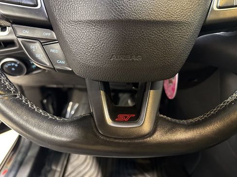 Used 2016 Ford Focus ST FWD image 17