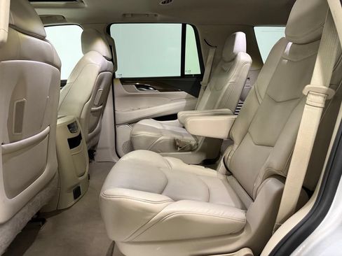 Used 2020 Cadillac Escalade Luxury AWD/4WD image 10