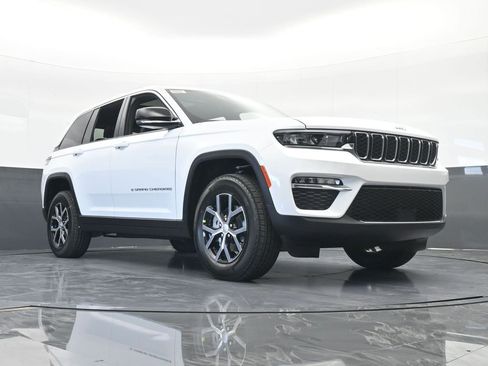 Used 2025 Jeep Grand Cherokee Limited image 57