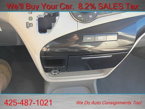 Used 2011 Toyota Sienna LE FWD image 31