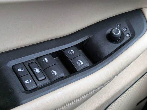 Used 2022 Jeep Grand Cherokee Limited image 26